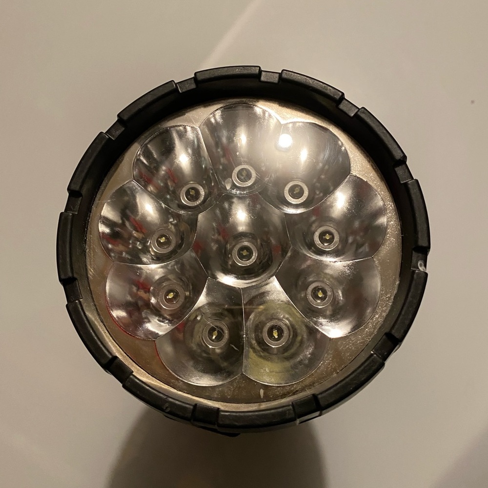 All purpose LED work spot light flashlight maglite